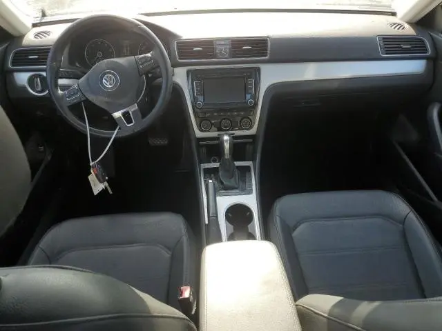 2013 VOLKSWAGEN PASSAT SE  