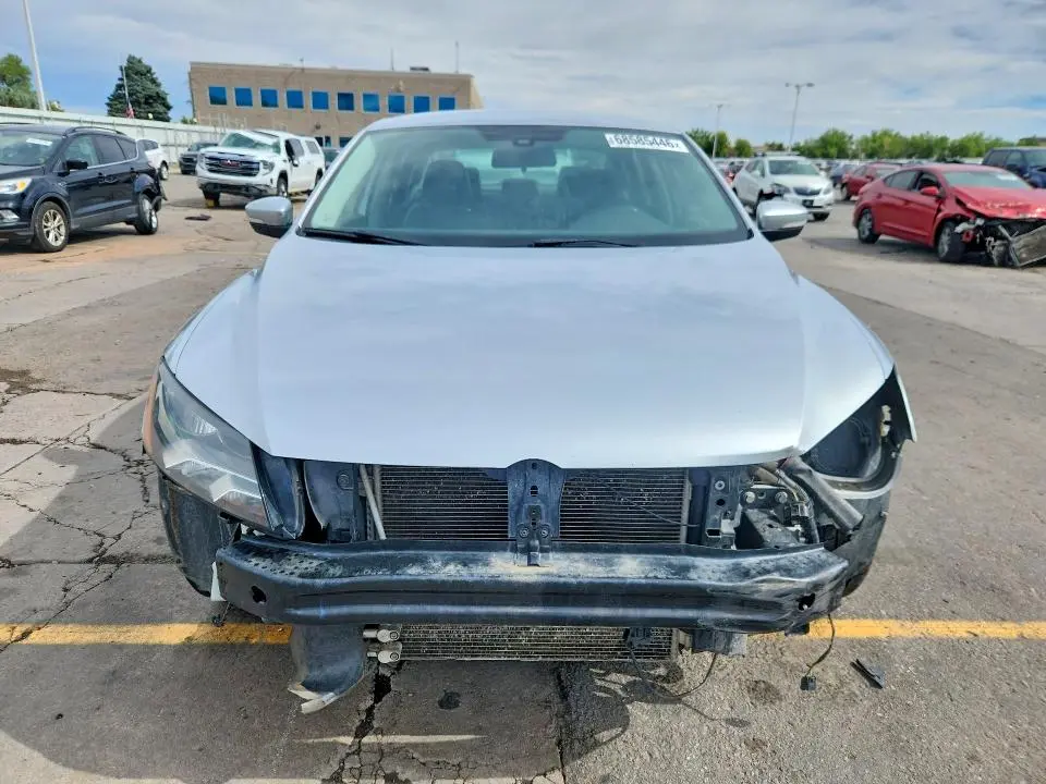 2015 VOLKSWAGEN PASSAT S  