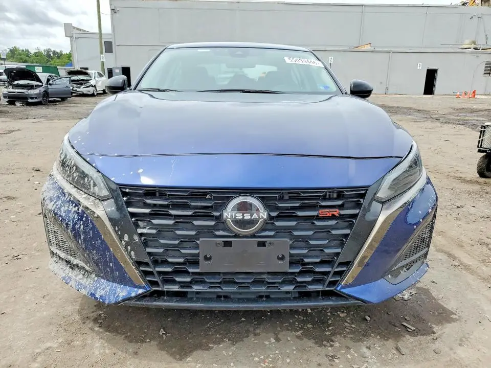 2024 NISSAN ALTIMA SR  