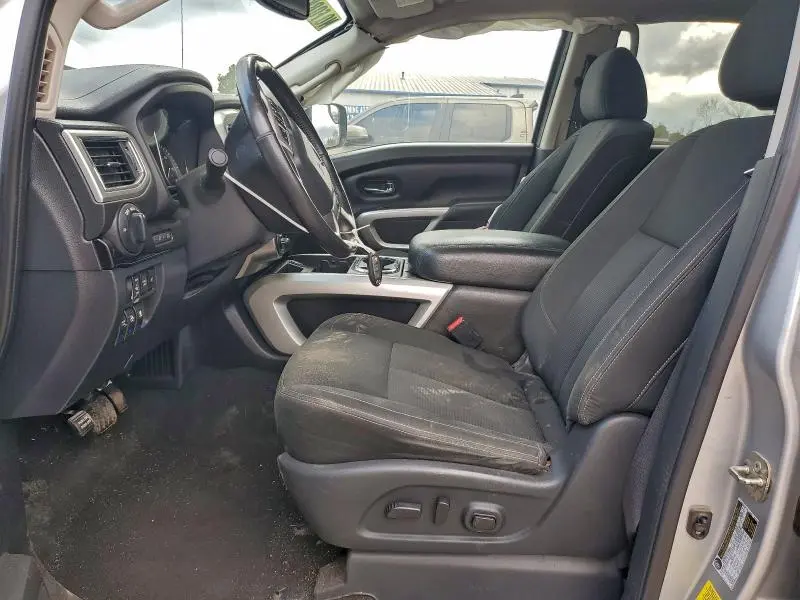 2018 NISSAN TITAN SV  