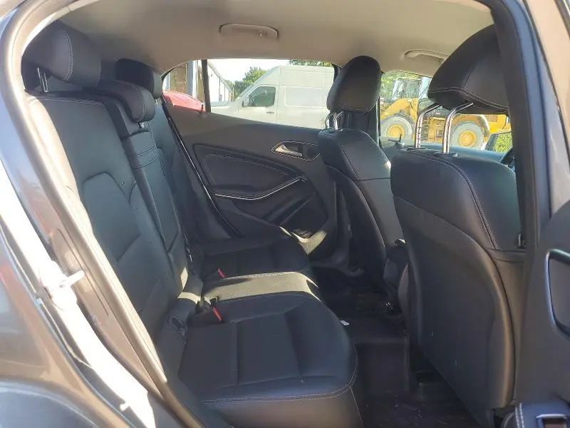 2015 MERCEDES-BENZ GLA 250 4MATIC  