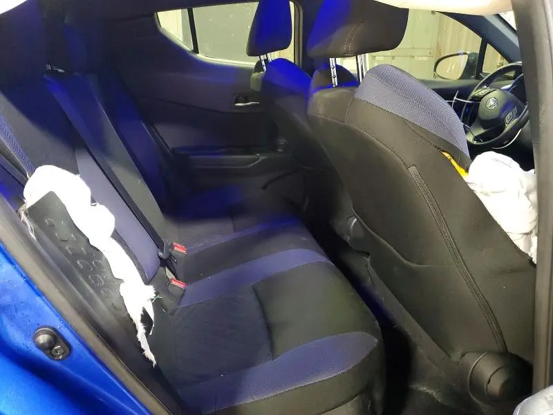 2020 TOYOTA C-HR XLE  