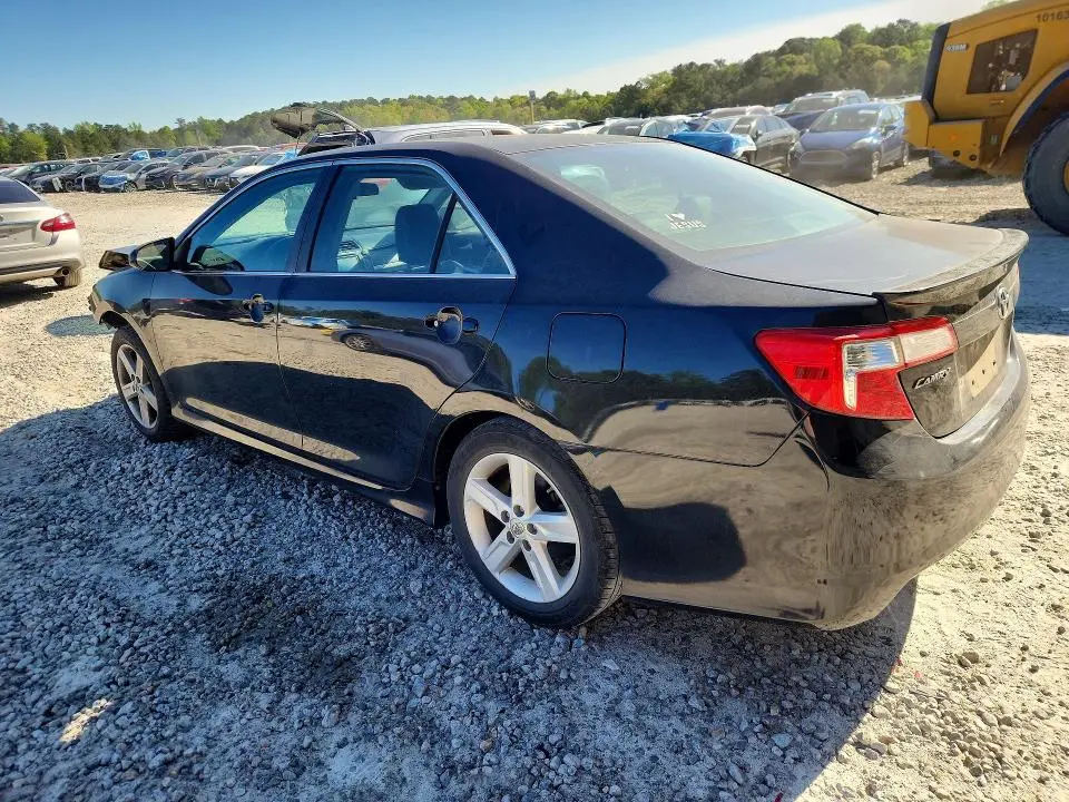 2013 TOYOTA CAMRY SE  