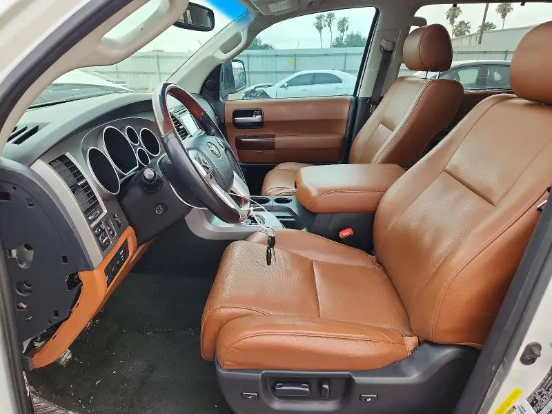 2016 TOYOTA SEQUOIA PLATINUM  