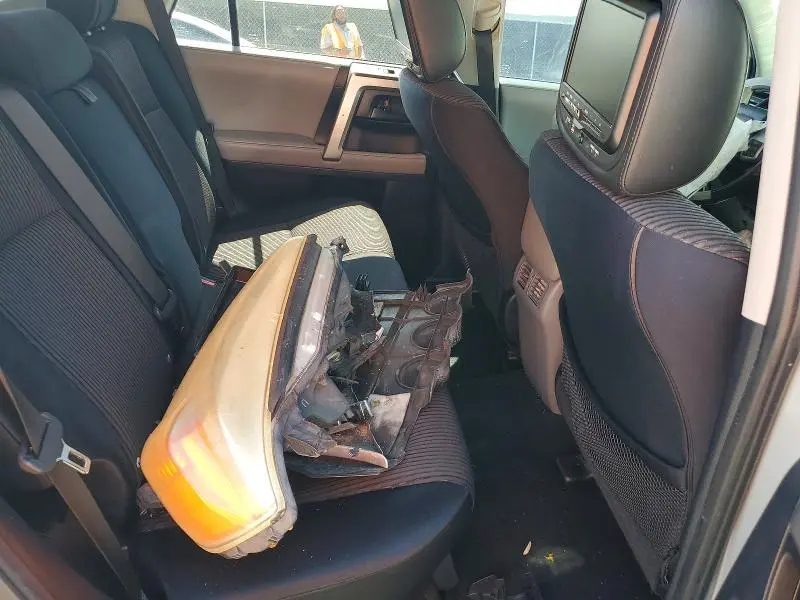 2011 TOYOTA 4RUNNER SR5  