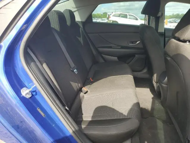 2021 HYUNDAI ELANTRA SE  