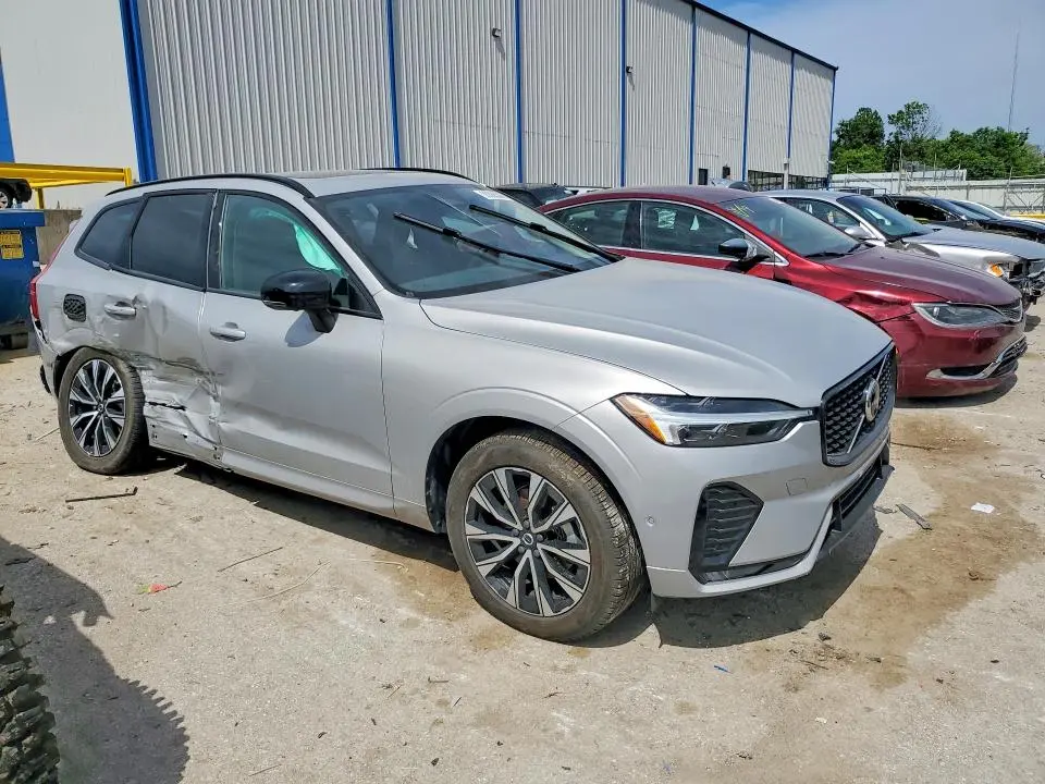 2025 VOLVO XC60 PLUS  