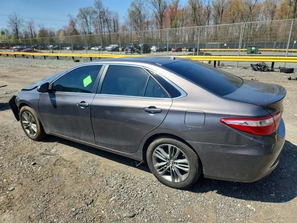 2017 TOYOTA CAMRY SE  