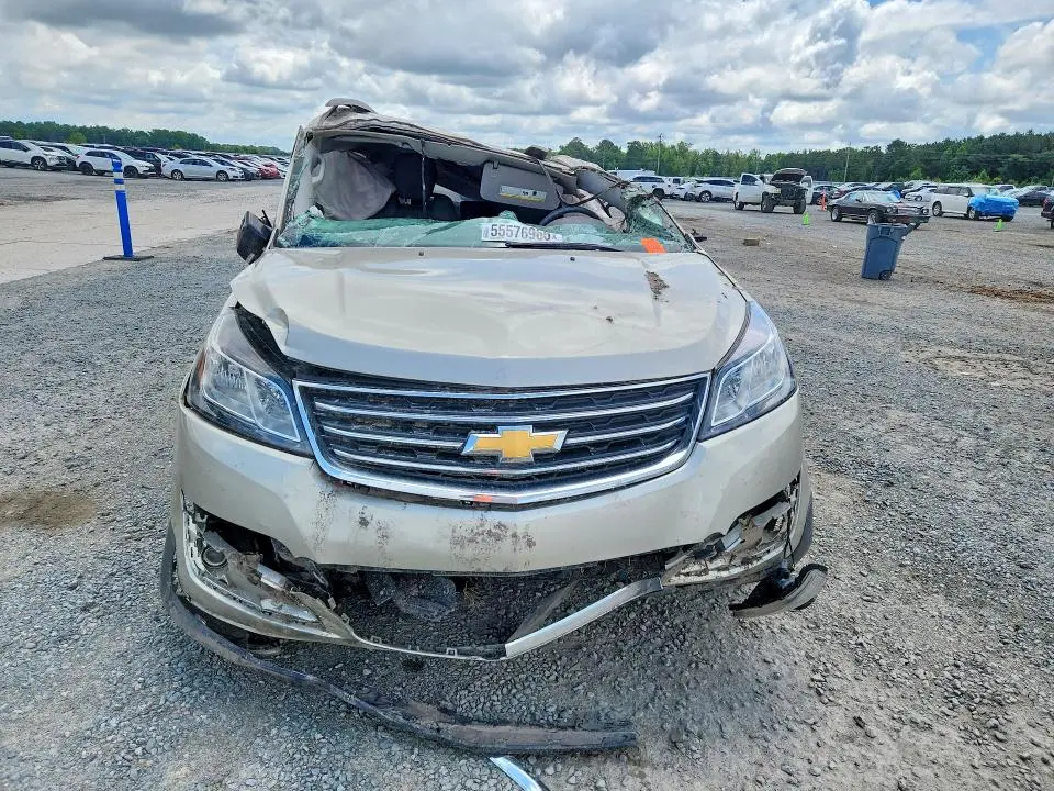 2017 CHEVROLET TRAVERSE LT  