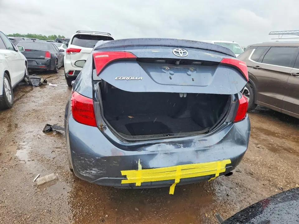 2017 TOYOTA COROLLA SE  