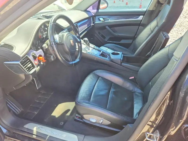 2011 PORSCHE PANAMERA 2  