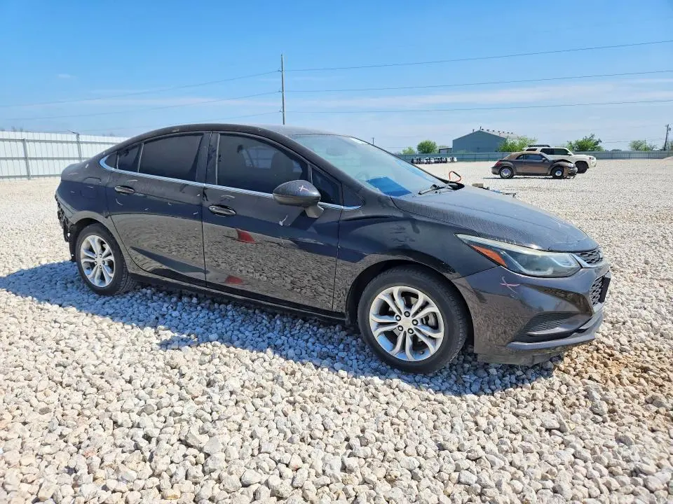 2019 CHEVROLET CRUZE LT  