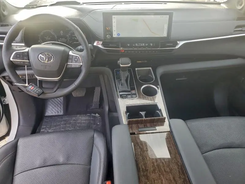 2025 TOYOTA SIENNA LIMITED  