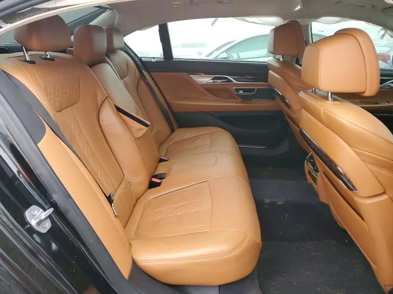 2018 BMW 750 XI  