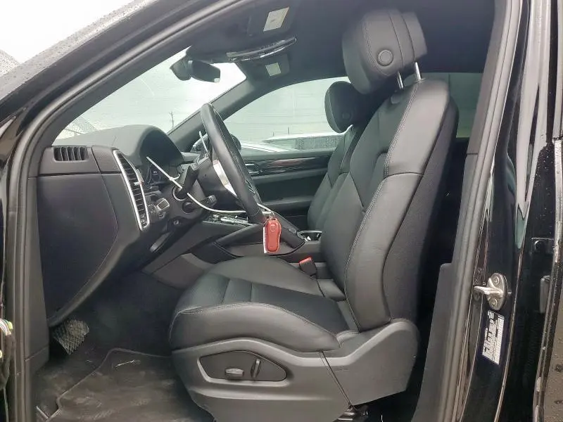 2022 PORSCHE CAYENNE   