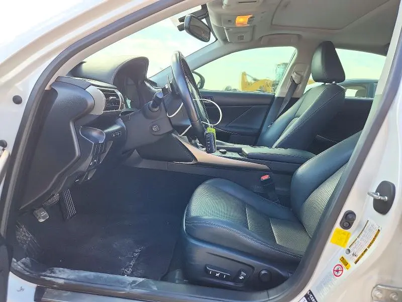 2016 LEXUS IS 200T  