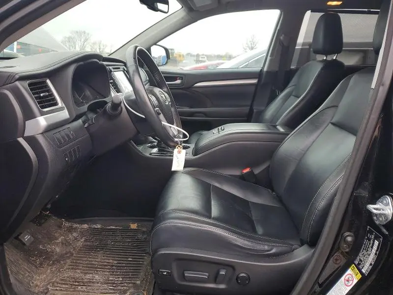 2016 TOYOTA HIGHLANDER XLE  