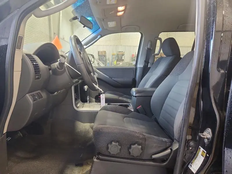 2010 NISSAN PATHFINDER S  