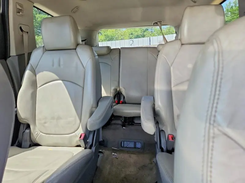 2012 CHEVROLET TRAVERSE LT  