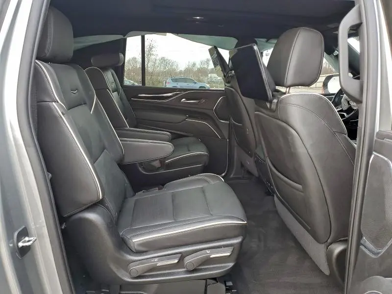 2024 CADILLAC ESCALADE ESV SPORT  