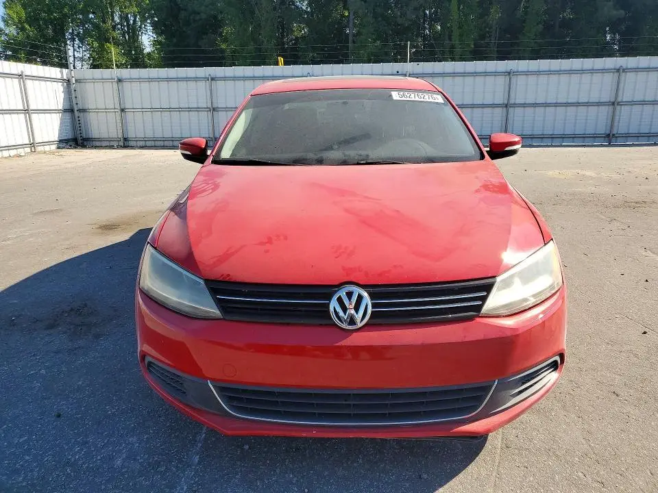 2013 VOLKSWAGEN JETTA SE  