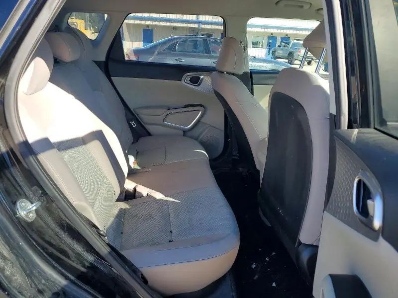 2023 KIA SOUL LX  