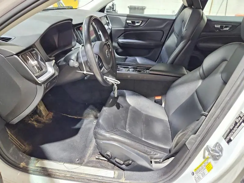 2020 VOLVO S60 T6 MOMENTUM  