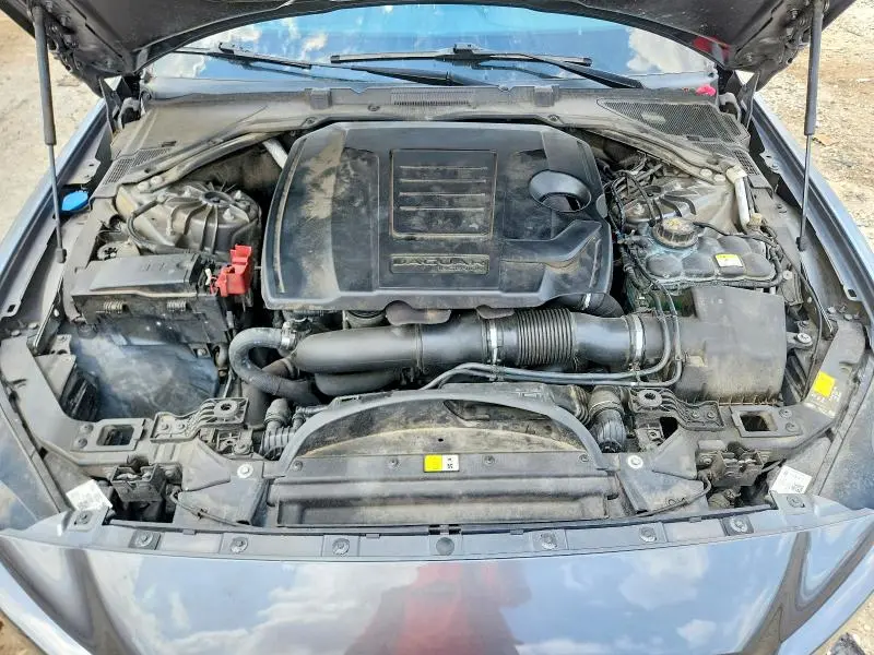 2019 JAGUAR XE PREMIUM  