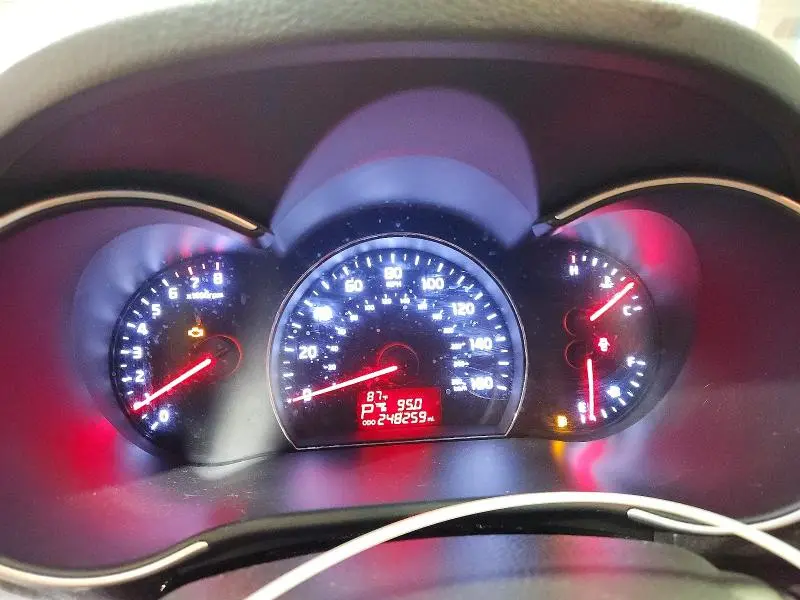 2014 KIA SORENTO LX  