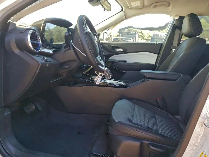 2025 CHEVROLET TRAX 1LT  