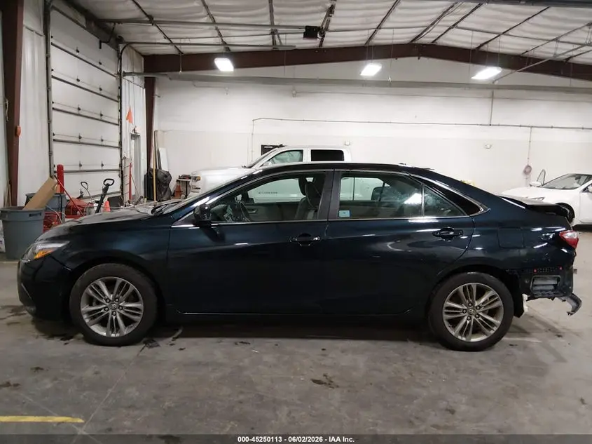 2016 TOYOTA CAMRY SE