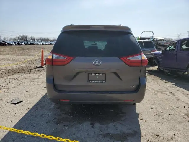 2017 TOYOTA SIENNA LE  