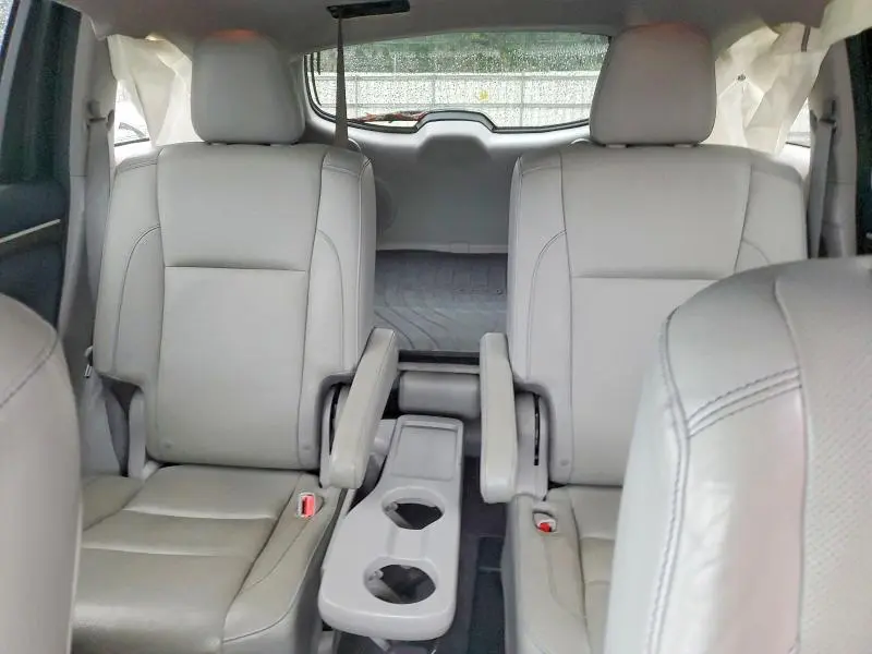 2016 TOYOTA HIGHLANDER LIMITED  
