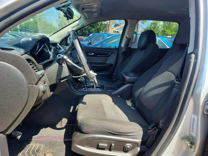 2015 CHEVROLET TRAVERSE LT  