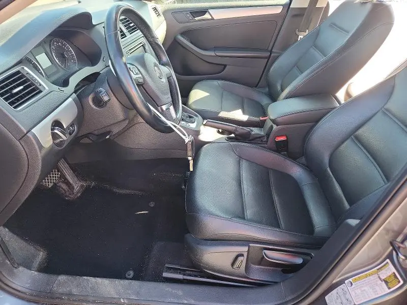 2013 VOLKSWAGEN JETTA SE  