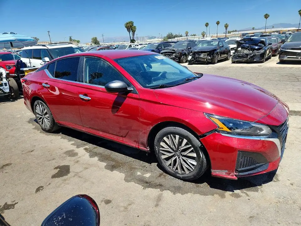 2024 NISSAN ALTIMA SV  