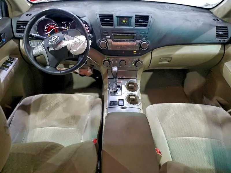 2010 TOYOTA HIGHLANDER   