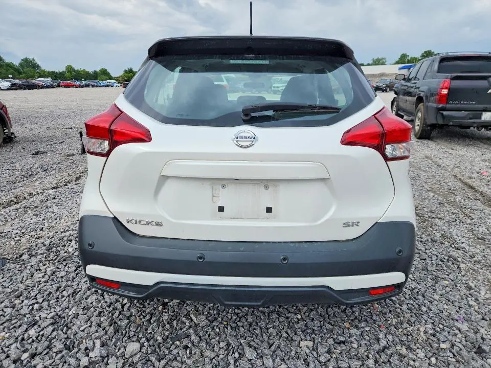 2020 NISSAN KICKS SR  