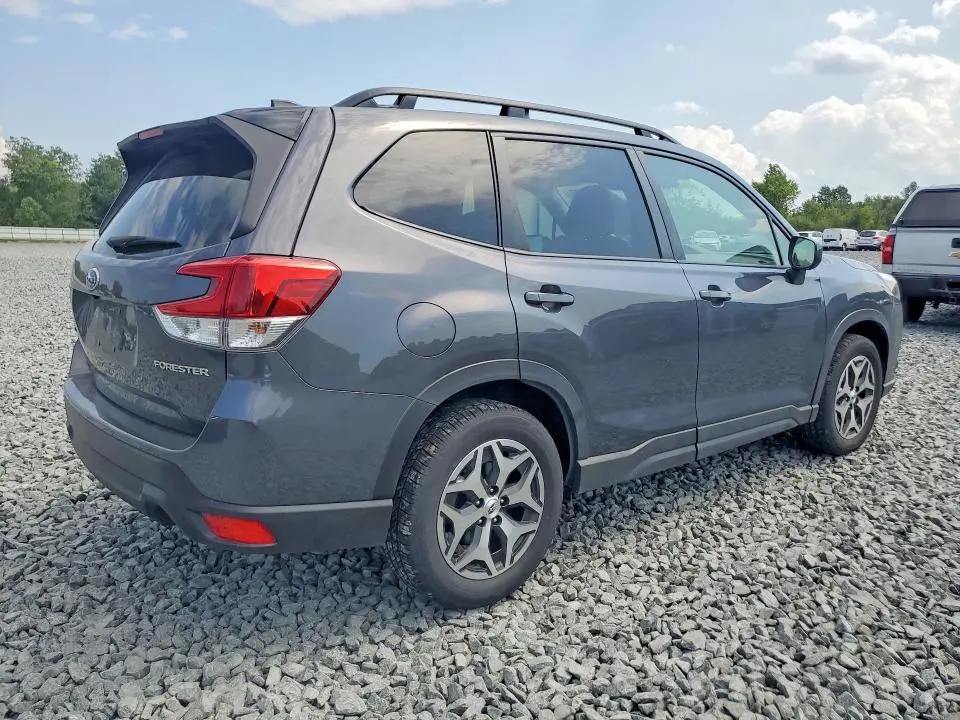 2024 SUBARU FORESTER   