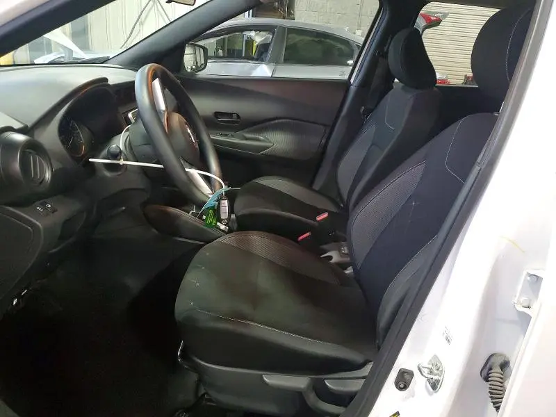 2019 NISSAN KICKS S  