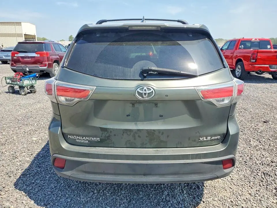 2016 TOYOTA HIGHLANDER XLE  