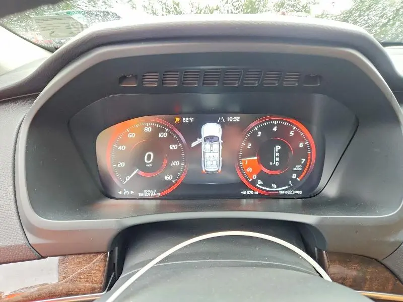 2016 VOLVO XC90 T6  
