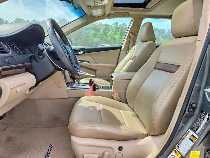 2012 TOYOTA CAMRY XLE  