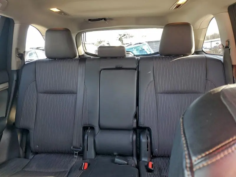 2015 TOYOTA HIGHLANDER LE  