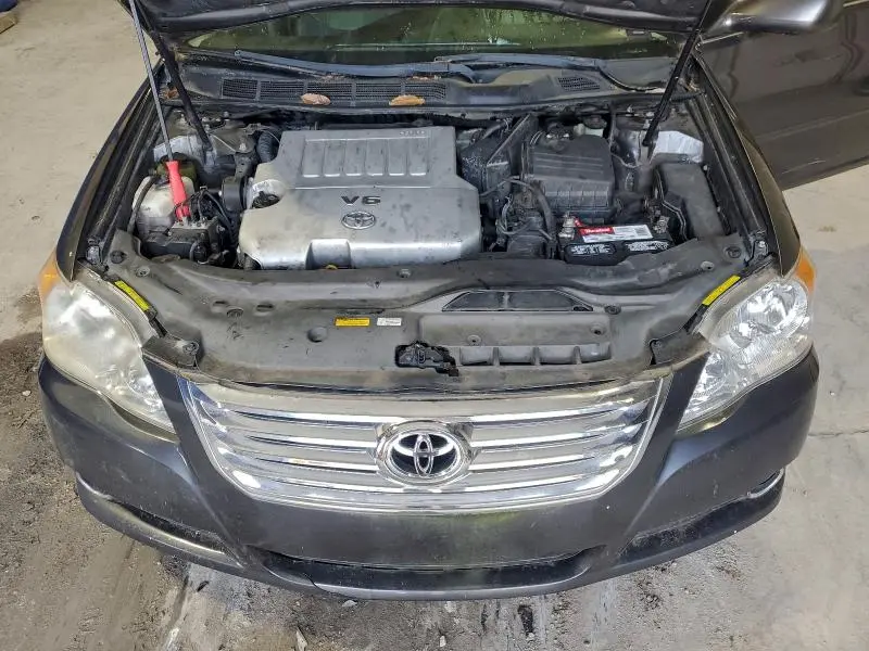 2010 TOYOTA AVALON XL  