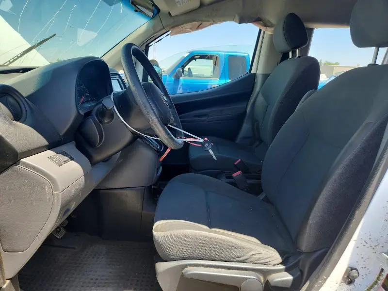 2015 NISSAN NV200 SV  