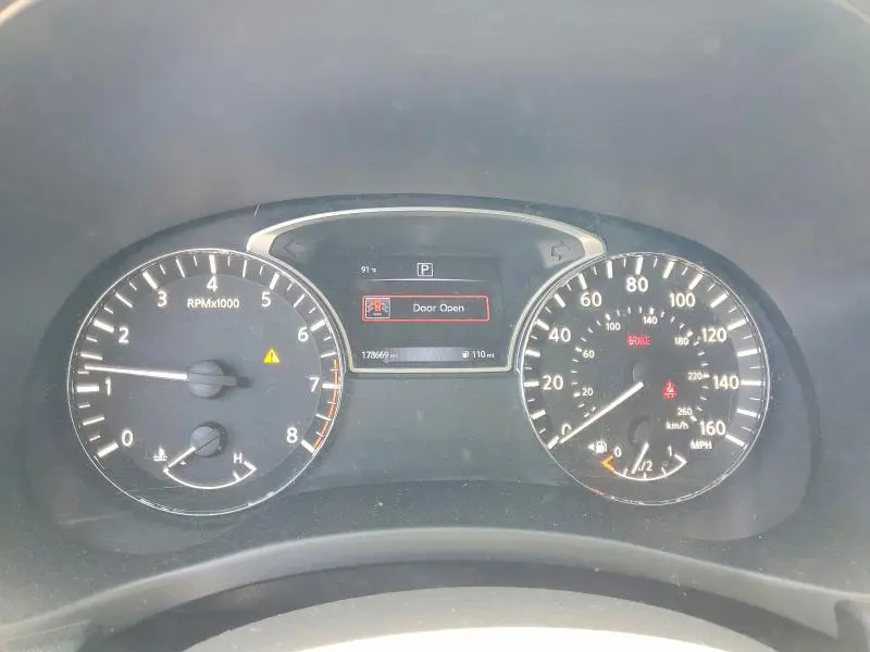 2016 NISSAN PATHFINDER SV  