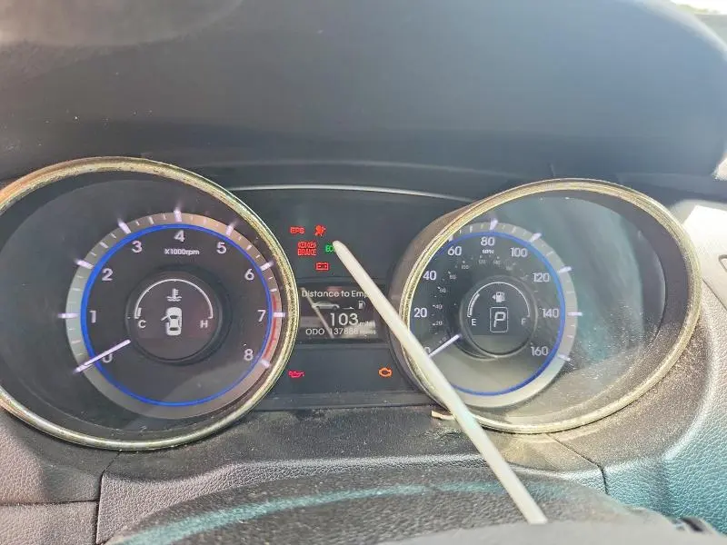 2011 HYUNDAI SONATA SE  