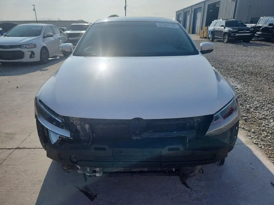 2013 VOLKSWAGEN JETTA SE  