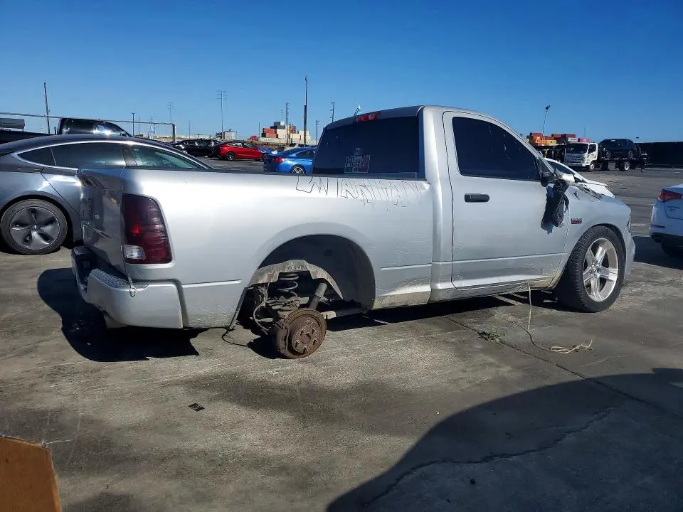 2013 RAM 1500 ST  